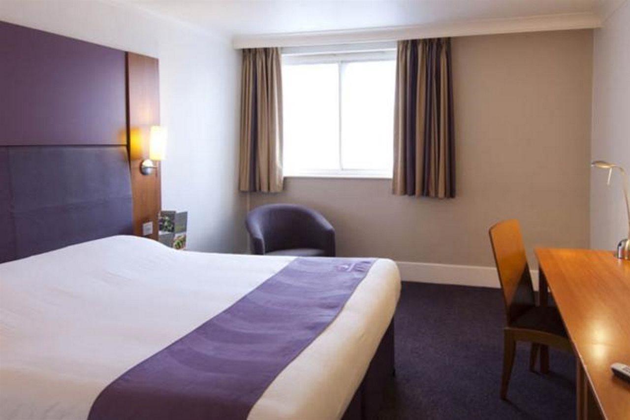 Premier Inn رنكورن المظهر الخارجي الصورة